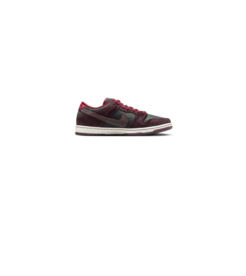 SB Dunk Low Riot Skateshop