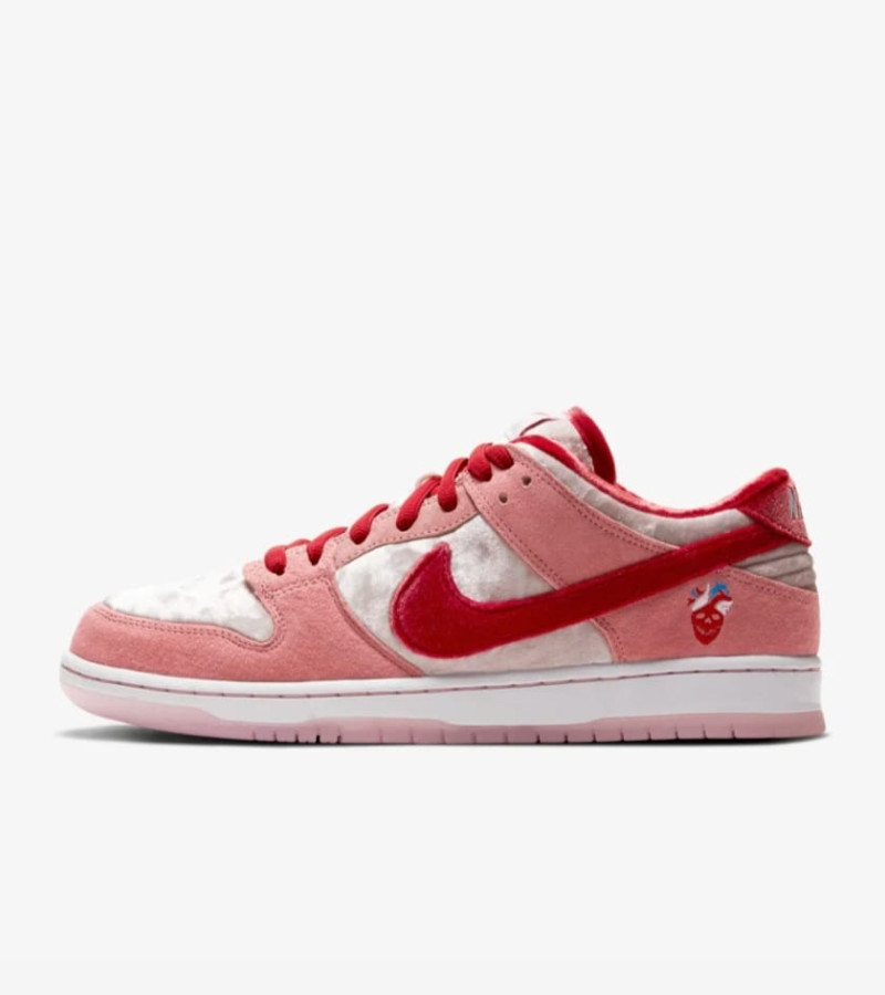 SB DUNK STRANGE LOVE